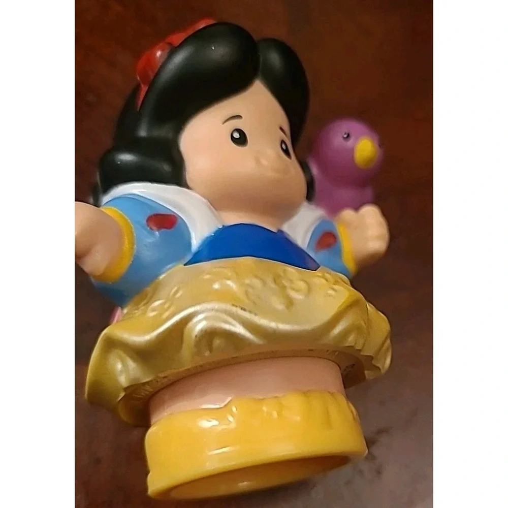 Fisher Price Little People Disney Princess SNOW  WHITE Figure Purple Bird 2016